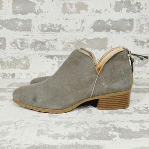 NEW Kenneth Cole Reaction Side Skip Gray Suede Low Heel Ankle Booties K37